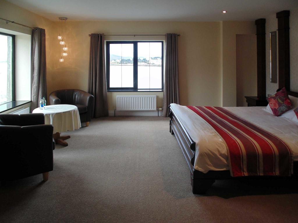 Ostan Oilean Acla Hotel Achill Sound Luaran gambar
