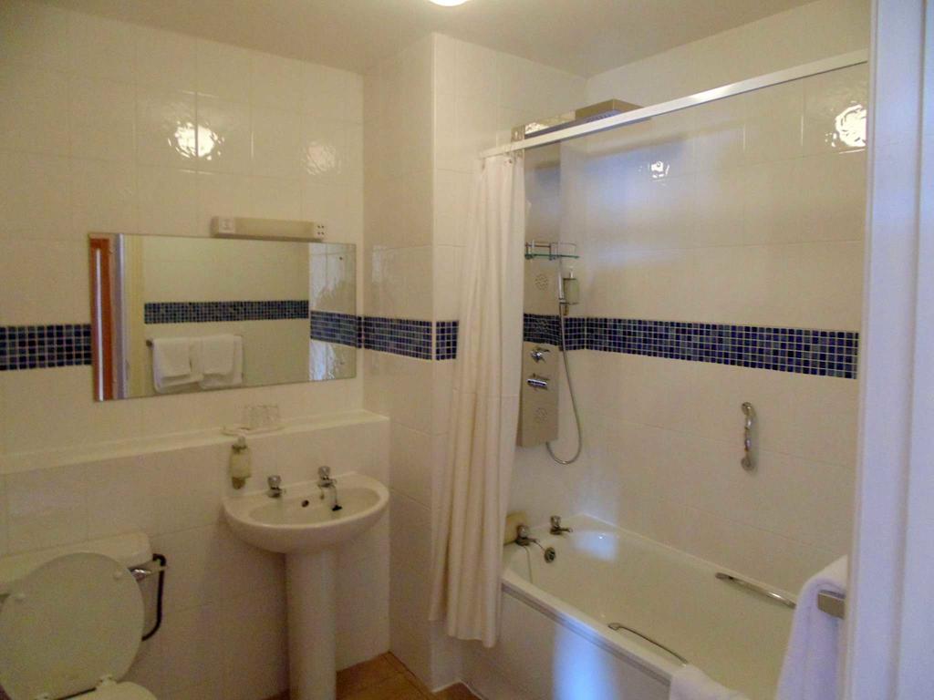 Ostan Oilean Acla Hotel Achill Sound Luaran gambar