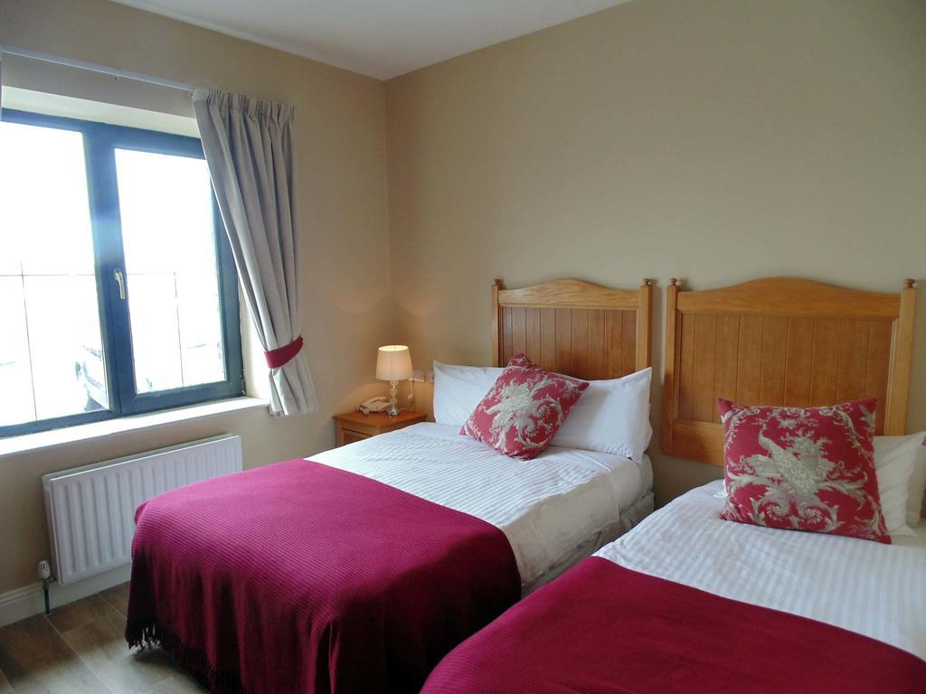 Ostan Oilean Acla Hotel Achill Sound Luaran gambar
